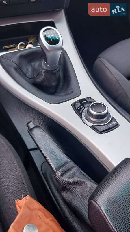 Універсал BMW 3 Series 2011 в Дерно