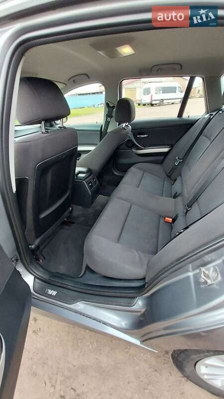 Універсал BMW 3 Series 2011 в Дерно