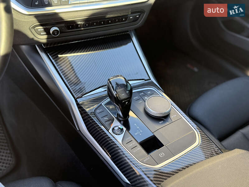 Седан BMW 3 Series 2019 в Львові