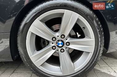 Купе BMW 3 Series 2010 в 