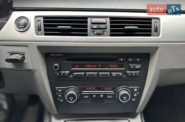 Купе BMW 3 Series 2010 в 