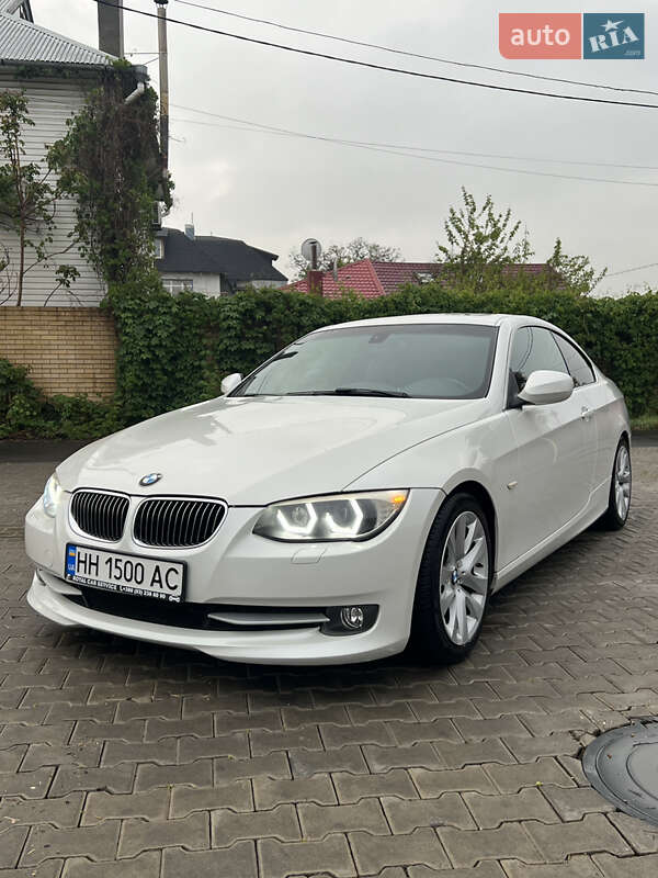 BMW 3 Series 2011