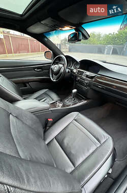 Купе BMW 3 Series 2011 в 