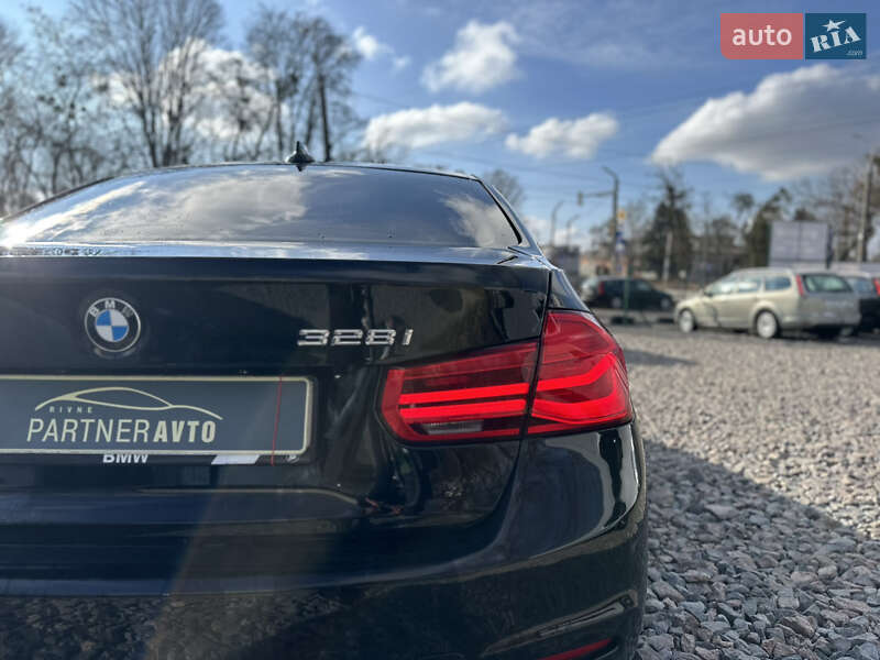 Седан BMW 3 Series 2016 в Ровно