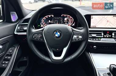 Седан BMW 3 Series 2022 в 