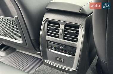Седан BMW 3 Series 2022 в 