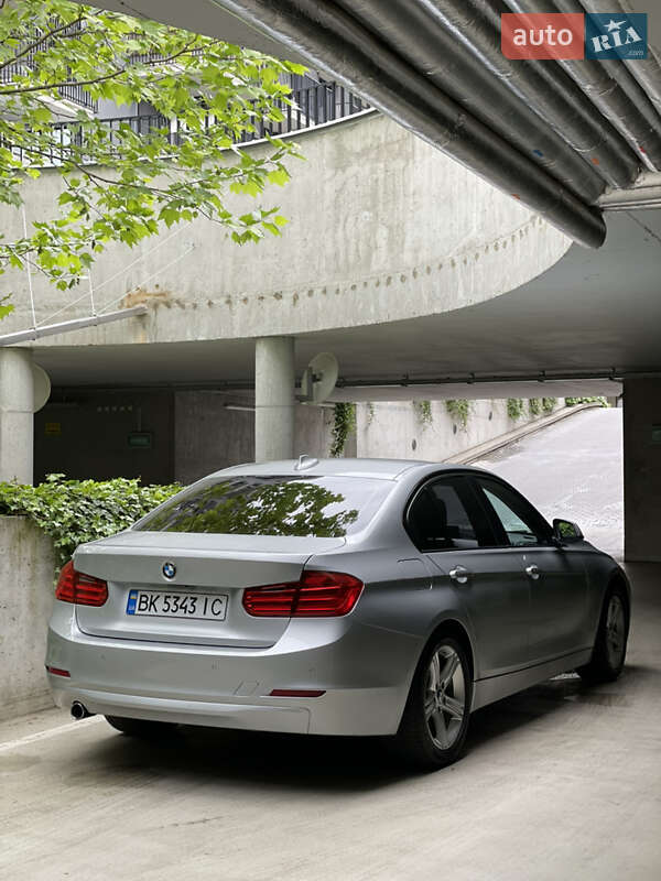 Седан BMW 3 Series 2014 в Ровно фото 4 Седан BMW 3 Series 2014 в Ровно