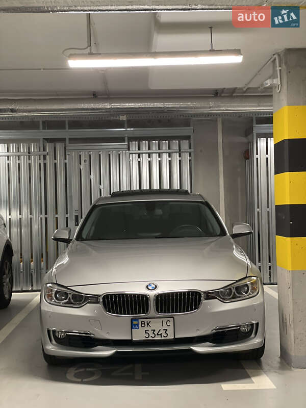Седан BMW 3 Series 2014 в Ровно фото 24 Седан BMW 3 Series 2014 в Ровно