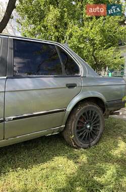 Седан BMW 3 Series 1986 в 