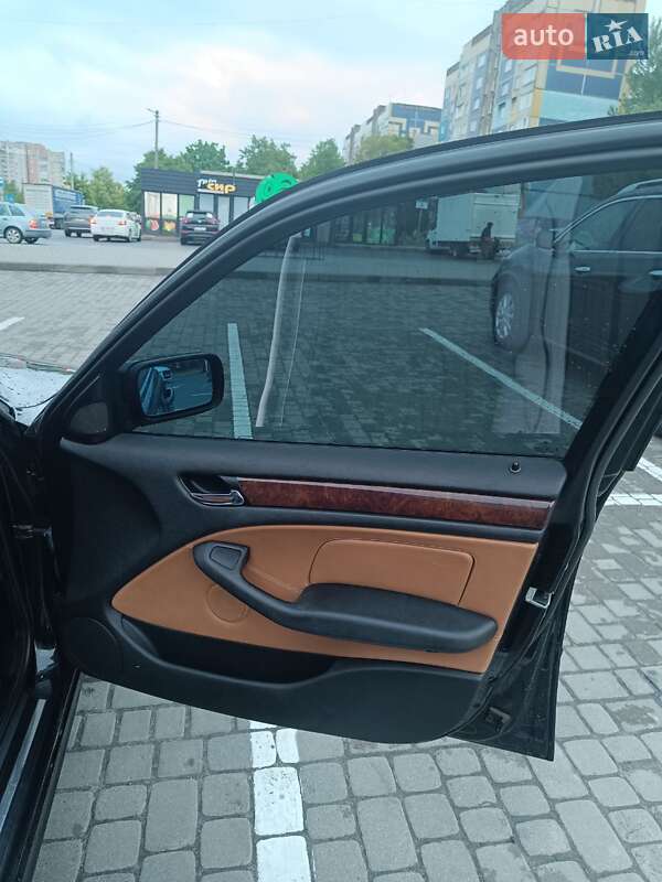 Седан BMW 3 Series 2002 в Ужгороде