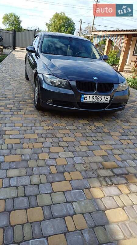 Седан BMW 3 Series 2005 в Гадяче