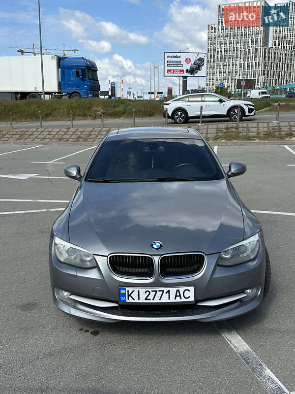 Купе BMW 3 Series 2011 в Києві
