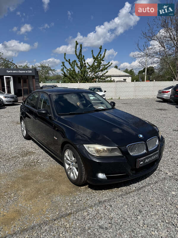 Седан BMW 3 Series 2010 в 