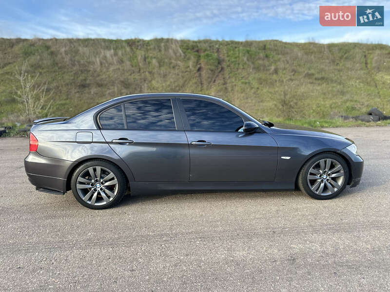 Седан BMW 3 Series 2006 в Одессе