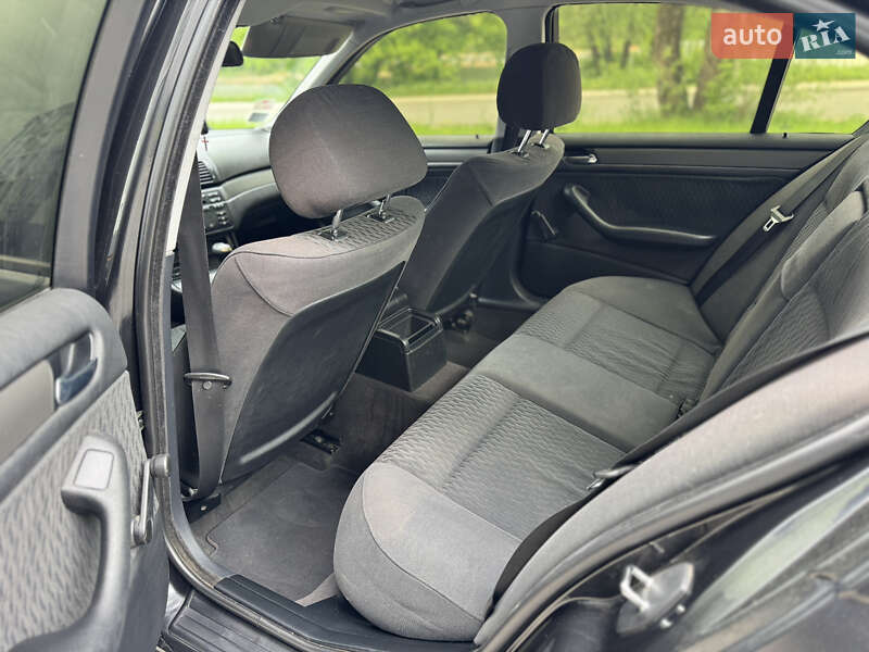 Седан BMW 3 Series 2000 в Новояворовске