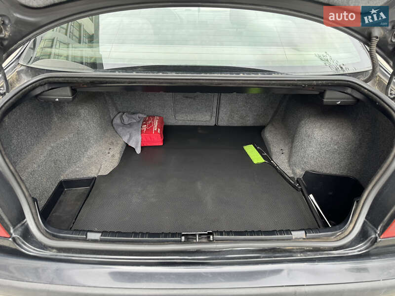 Седан BMW 3 Series 2000 в Новояворовске