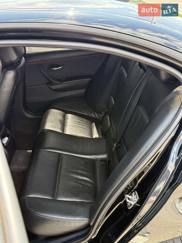 Седан BMW 3 Series 2011 в Чернівцях