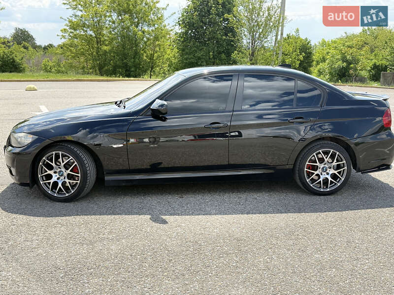 Седан BMW 3 Series 2011 в Чернівцях
