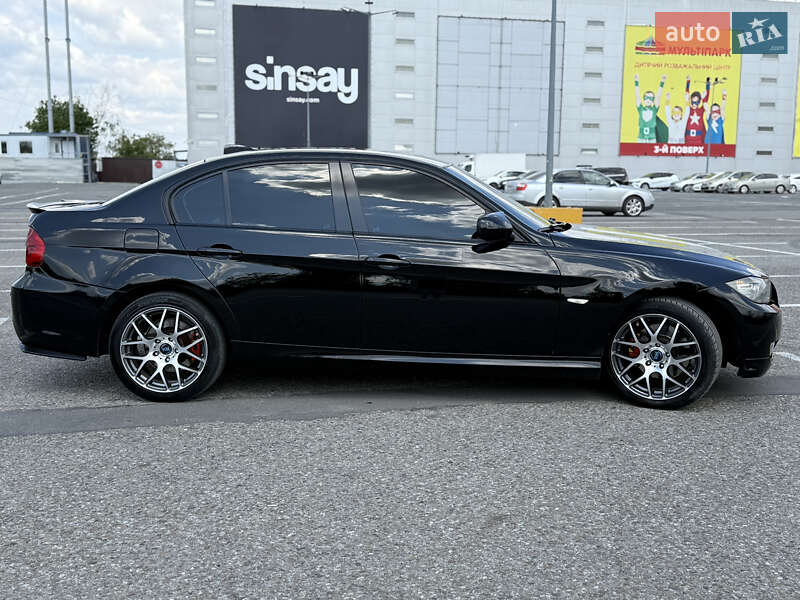 Седан BMW 3 Series 2011 в Чернівцях