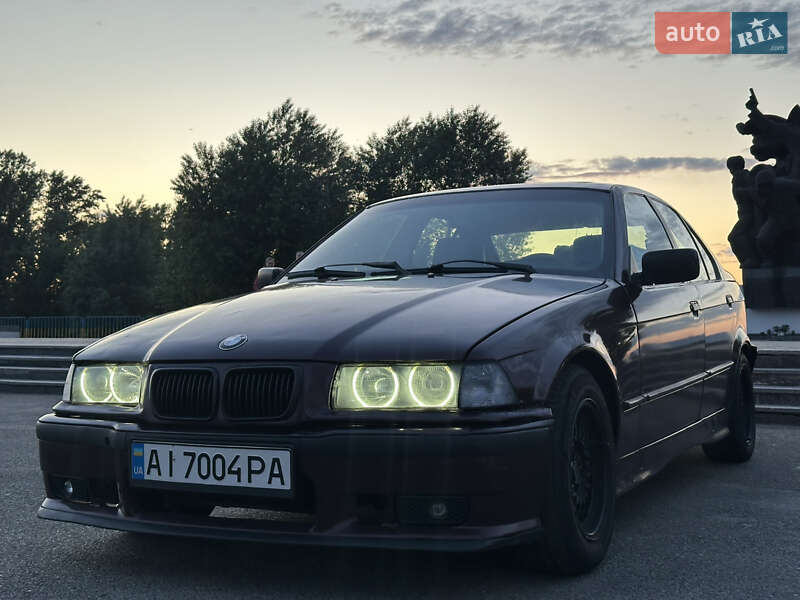 Седан BMW 3 Series 1993 в 