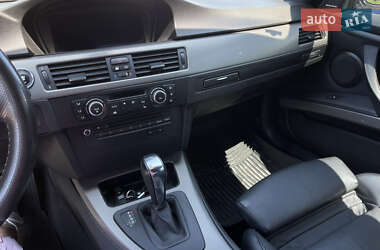 Купе BMW 3 Series 2011 в 