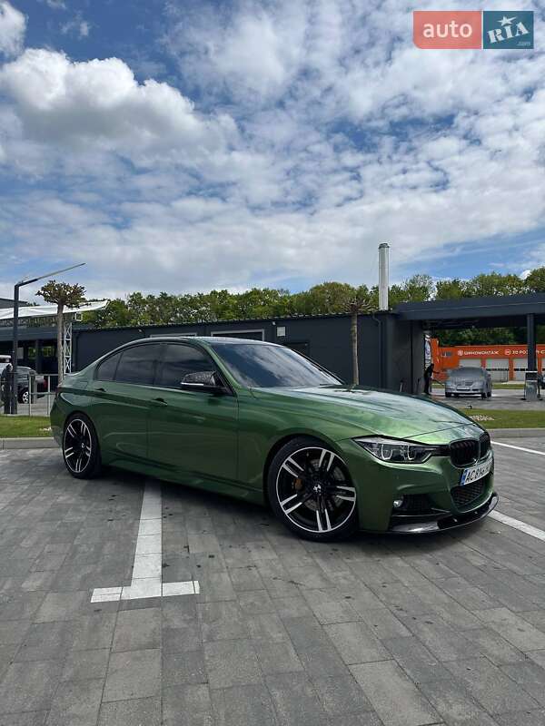 Седан BMW 3 Series 2017 в Луцке