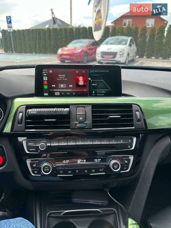 Седан BMW 3 Series 2017 в Луцке