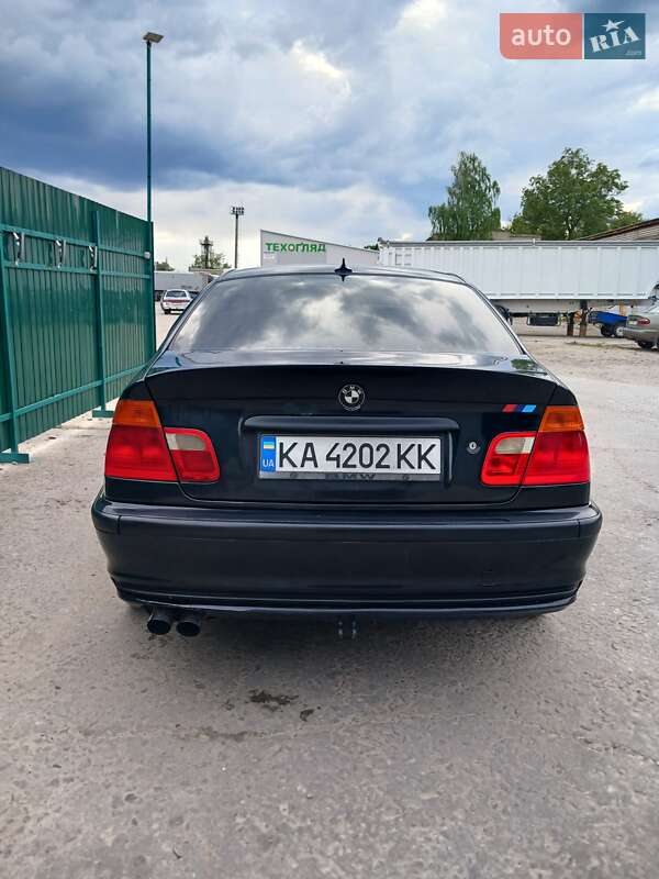Седан BMW 3 Series 2001 в Каневі
