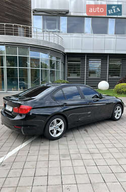 Седан BMW 3 Series 2015 в 