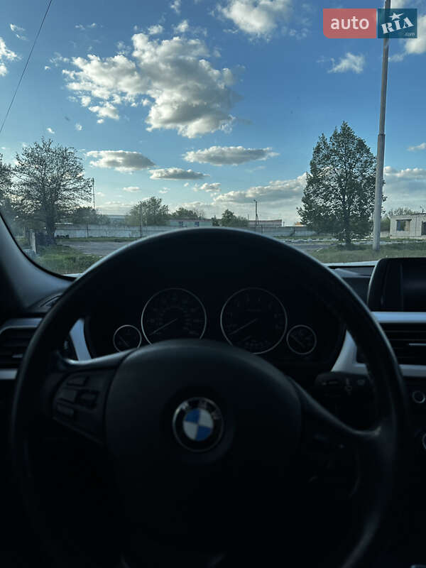 Седан BMW 3 Series 2013 в Павлограде