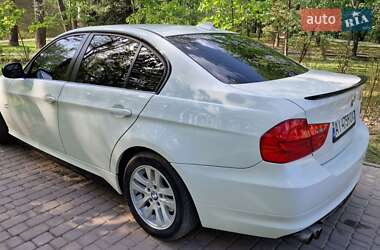 Седан BMW 3 Series 2011 в 
