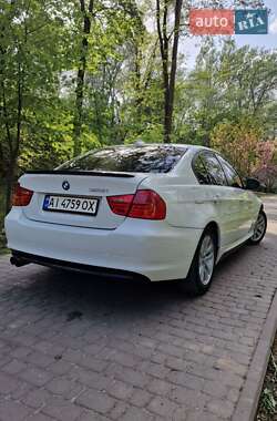 Седан BMW 3 Series 2011 в 