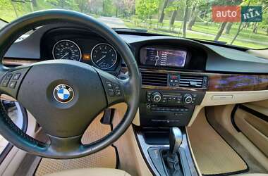 Седан BMW 3 Series 2011 в 