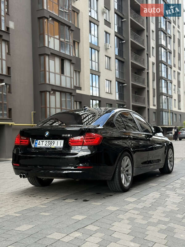Седан BMW 3 Series 2013 в Ивано-Франковске