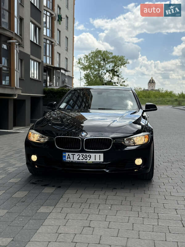 Седан BMW 3 Series 2013 в Ивано-Франковске