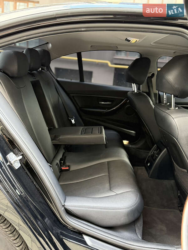 Седан BMW 3 Series 2013 в Ивано-Франковске