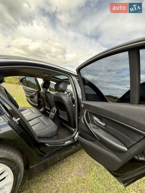 Седан BMW 3 Series 2015 в Львові