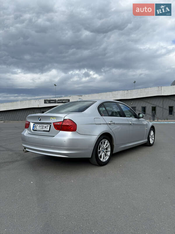 Седан BMW 3 Series 2010 в Львове фото 7 Седан BMW 3 Series 2010 в Львове