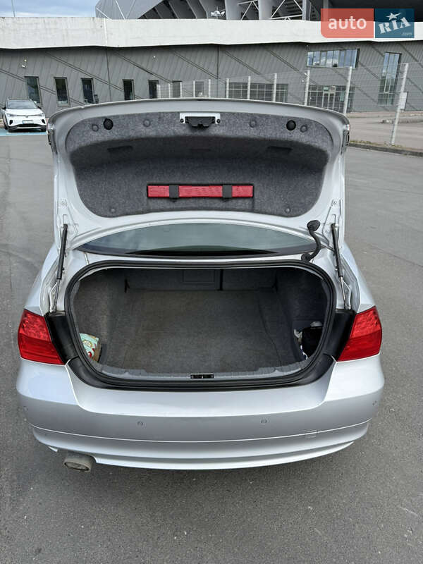 Седан BMW 3 Series 2010 в Львове фото 11 Седан BMW 3 Series 2010 в Львове