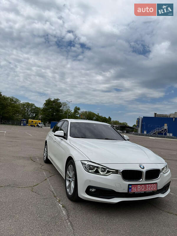 Седан BMW 3 Series 2016 в Чернигове
