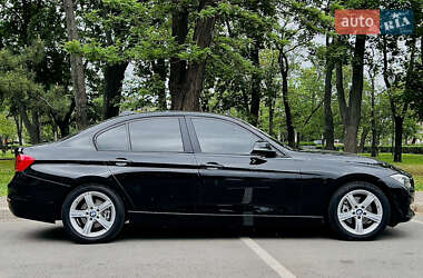 Седан BMW 3 Series 2013 в 