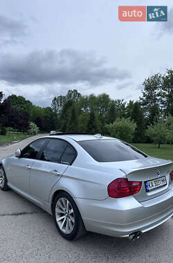 Седан BMW 3 Series 2010 в 