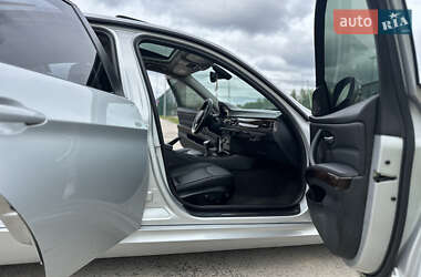 Седан BMW 3 Series 2010 в 