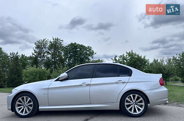 Седан BMW 3 Series 2010 в 