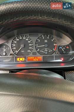 Седан BMW 3 Series 2002 в 