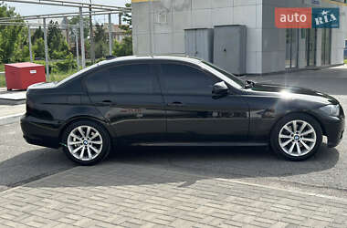 Седан BMW 3 Series 2011 в 