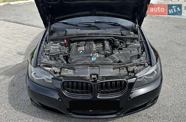Седан BMW 3 Series 2011 в 