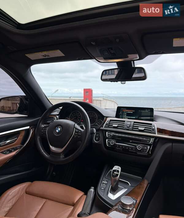 Седан BMW 3 Series 2017 в Одессе