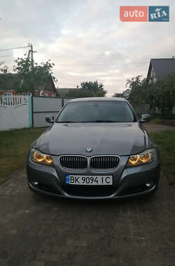 Седан BMW 3 Series 2010 в Костопілі
