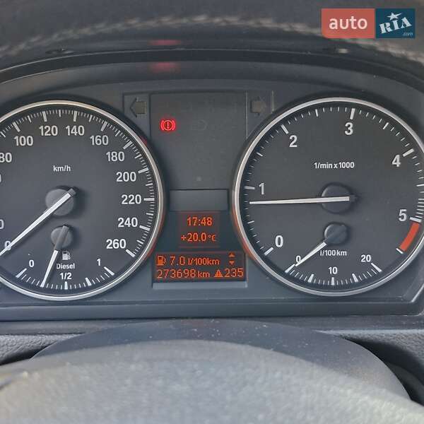 Седан BMW 3 Series 2011 в Сваляві